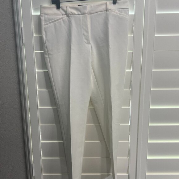 WHITE HOUSE BLACK MARKET - Pleated White Trousers - Picture 3 of 8